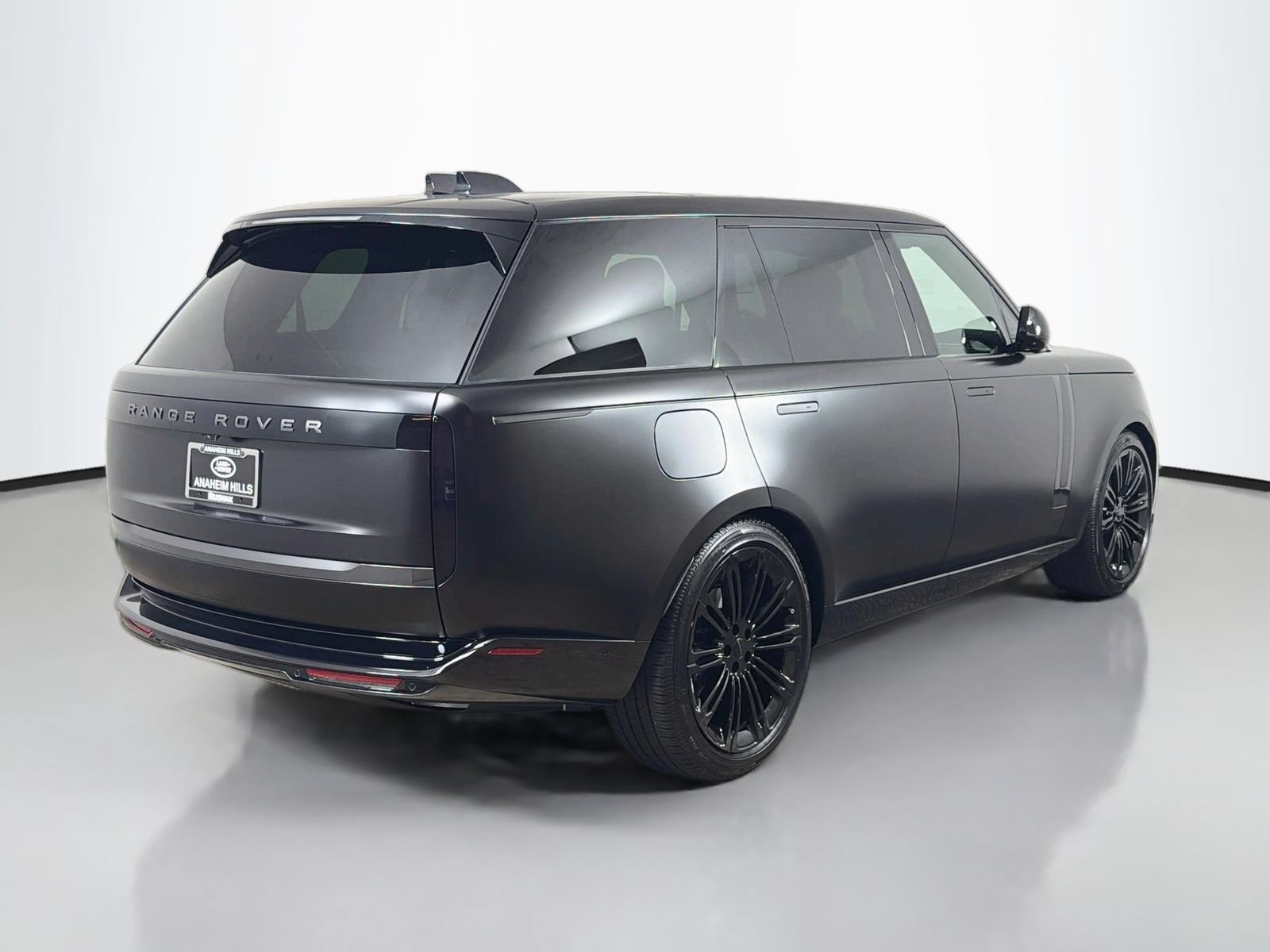 New 2026 Land Rover Range Rover Long Wheelbase SE AWD/4WD image 5