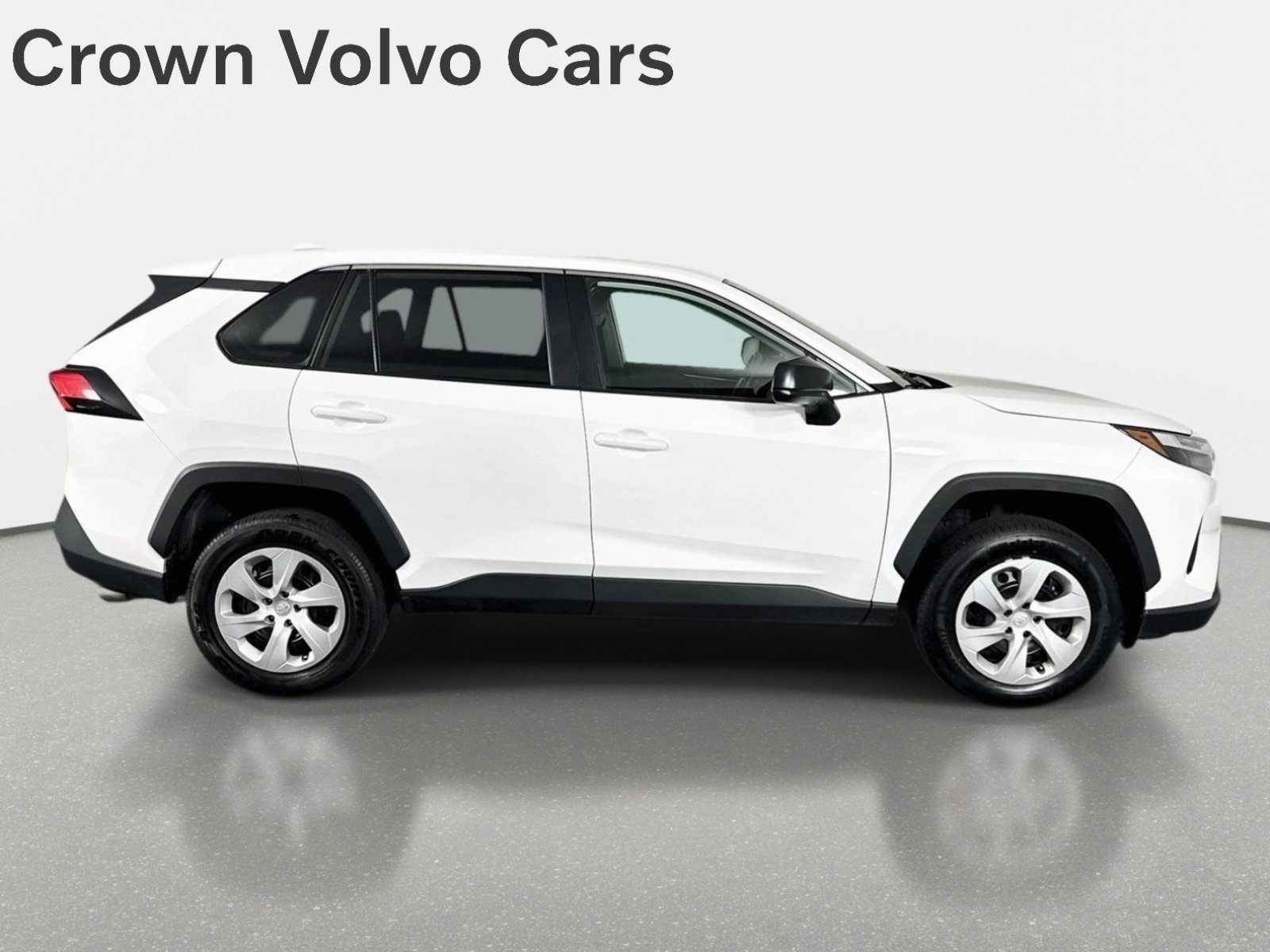 Used 2024 Toyota RAV4 LE FWD image 4