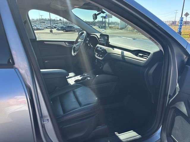 Certified 2022 Ford Escape SEL w/ Technology Package image 9