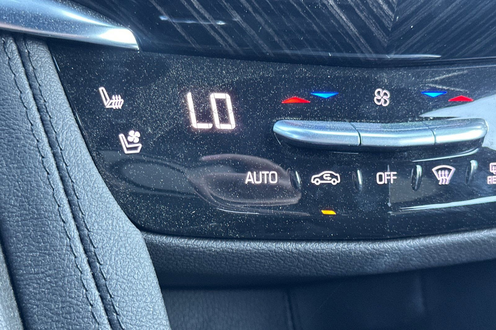 Used 2025 Cadillac XT6 Premium Luxury w/ Technology Package image 30