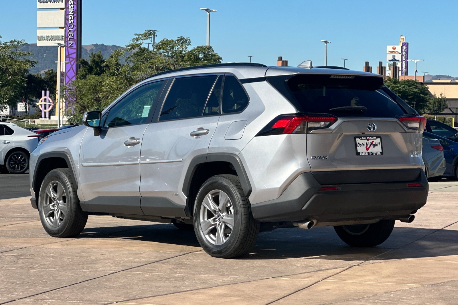 Certified 2023 Toyota RAV4 LE AWD/4WD image 7