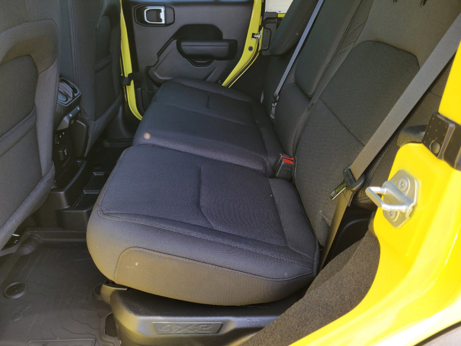 New 2023 Jeep Wrangler Unlimited w/ Sun & Screen Package image 11