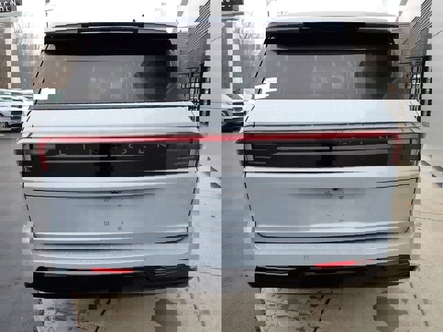 New 2025 Lincoln Navigator Reserve w/ Jet Appearance Package image 11