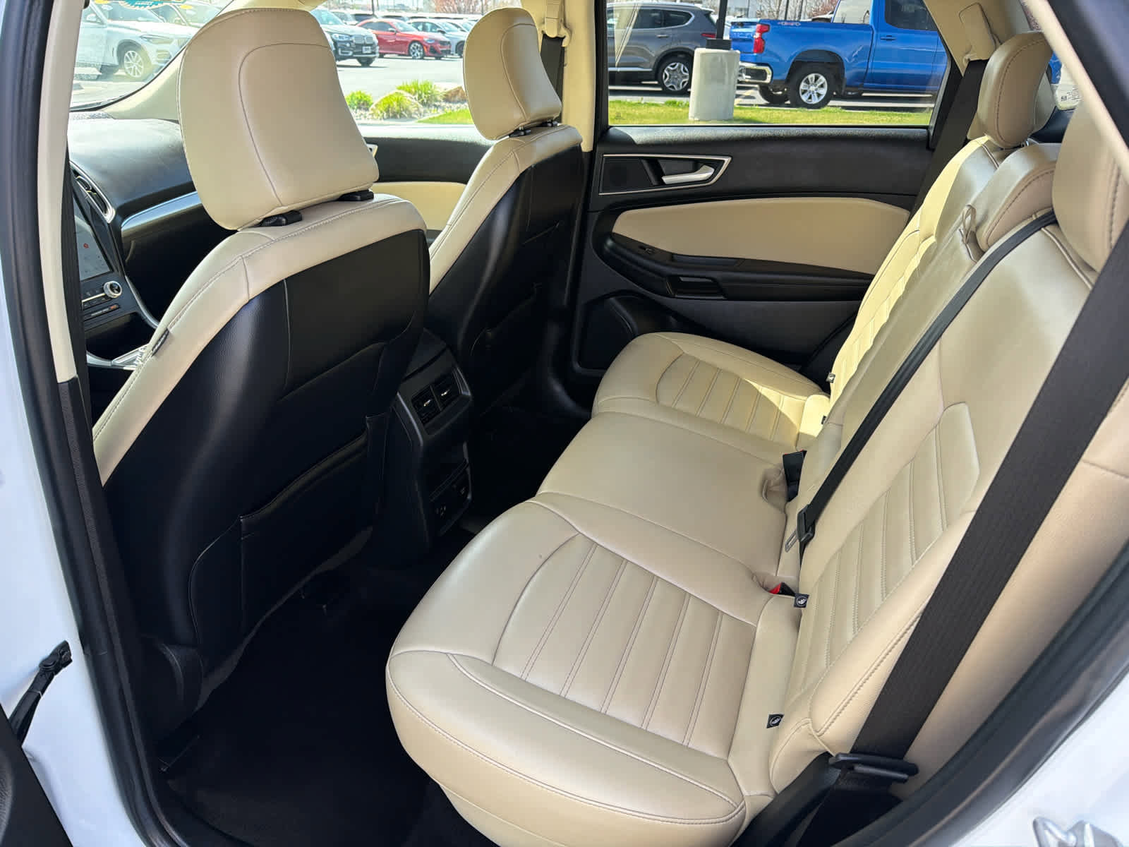 Used 2022 Ford Edge SEL w/ Convenience Package image 16