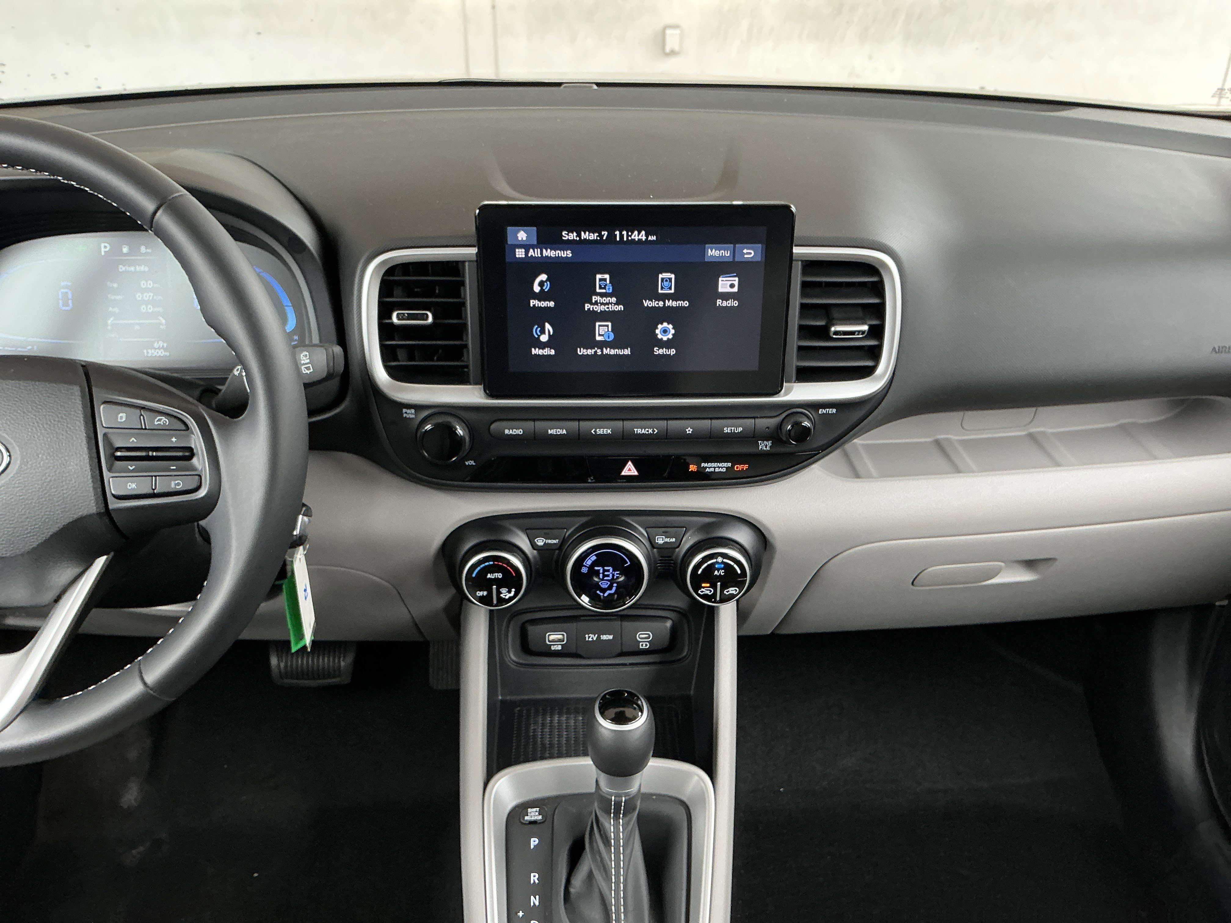 Used 2023 Hyundai Venue SEL image 9