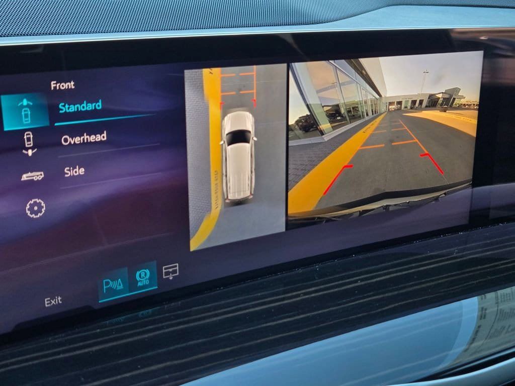 New 2026 Cadillac Escalade Luxury w/ Touring Package image 19