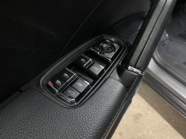 Used 2014 Porsche Cayenne AWD/4WD image 11