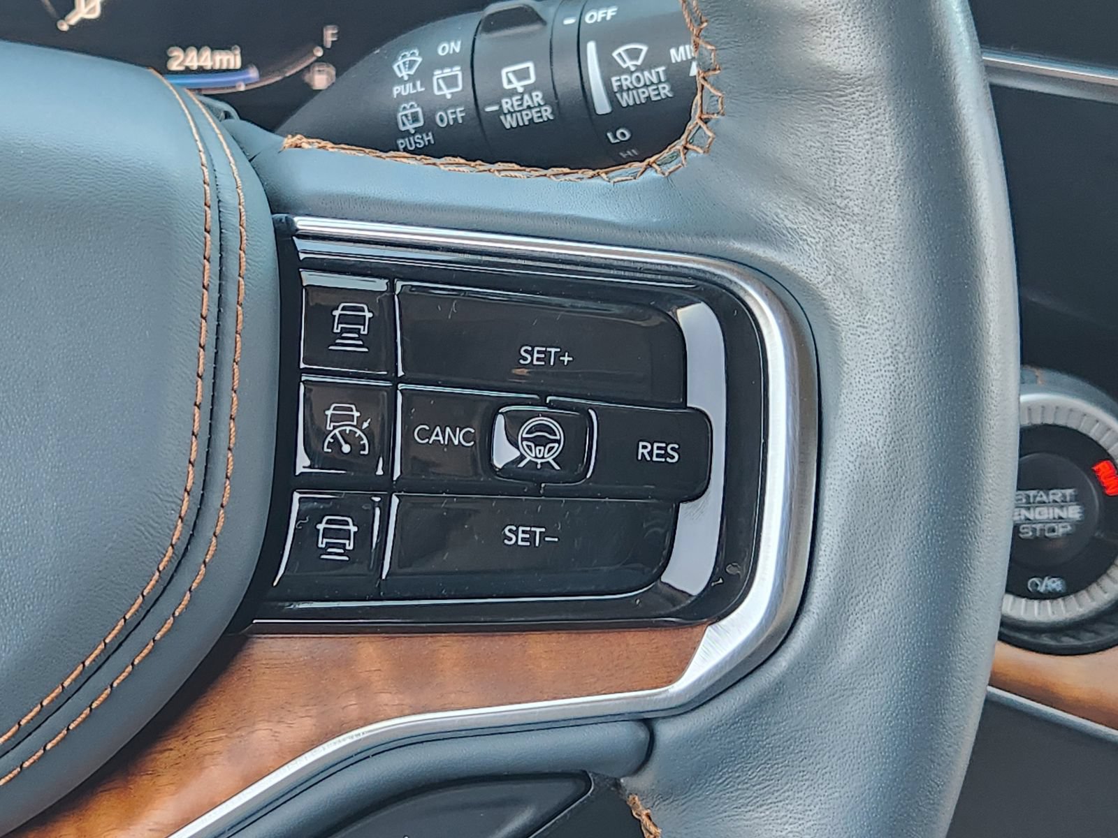 Used 2024 Jeep Grand Wagoneer Series III w/ Flexible Seating Group AWD/4WD image 32
