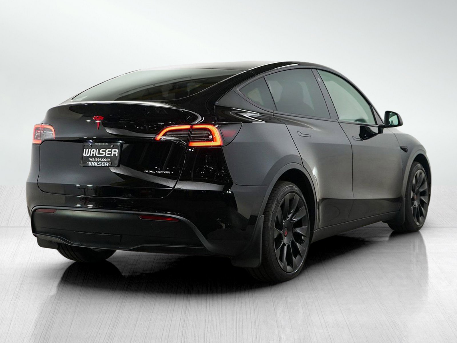 Used 2023 Tesla Model Y AWD image 5