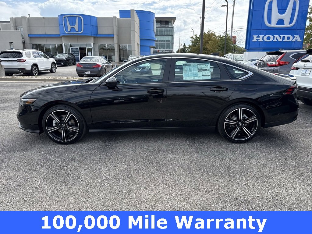 Used 2025 Honda Accord Sport image 2