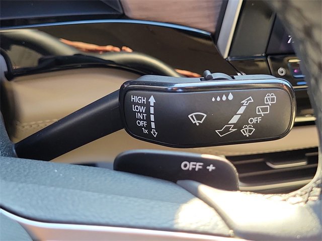 Used 2024 Volkswagen Atlas SEL Premium R-Line image 16