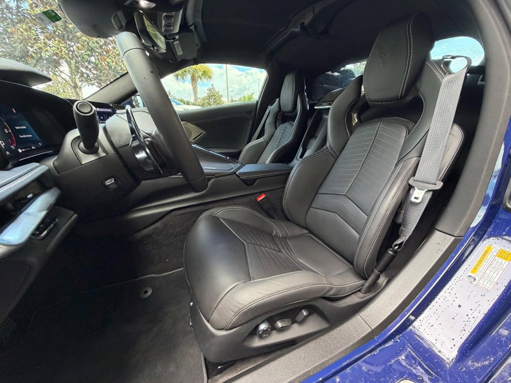 Used 2025 Chevrolet Corvette Stingray Preferred Cpe w/ Z51 Performance Package RWD image 12