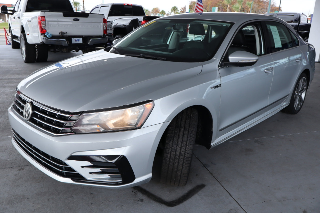 Used 2017 Volkswagen Passat 1.8T R-Line image 9