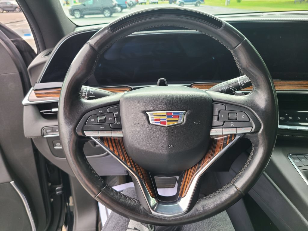 Used 2023 Cadillac Escalade ESV Premium Luxury AWD/4WD image 28