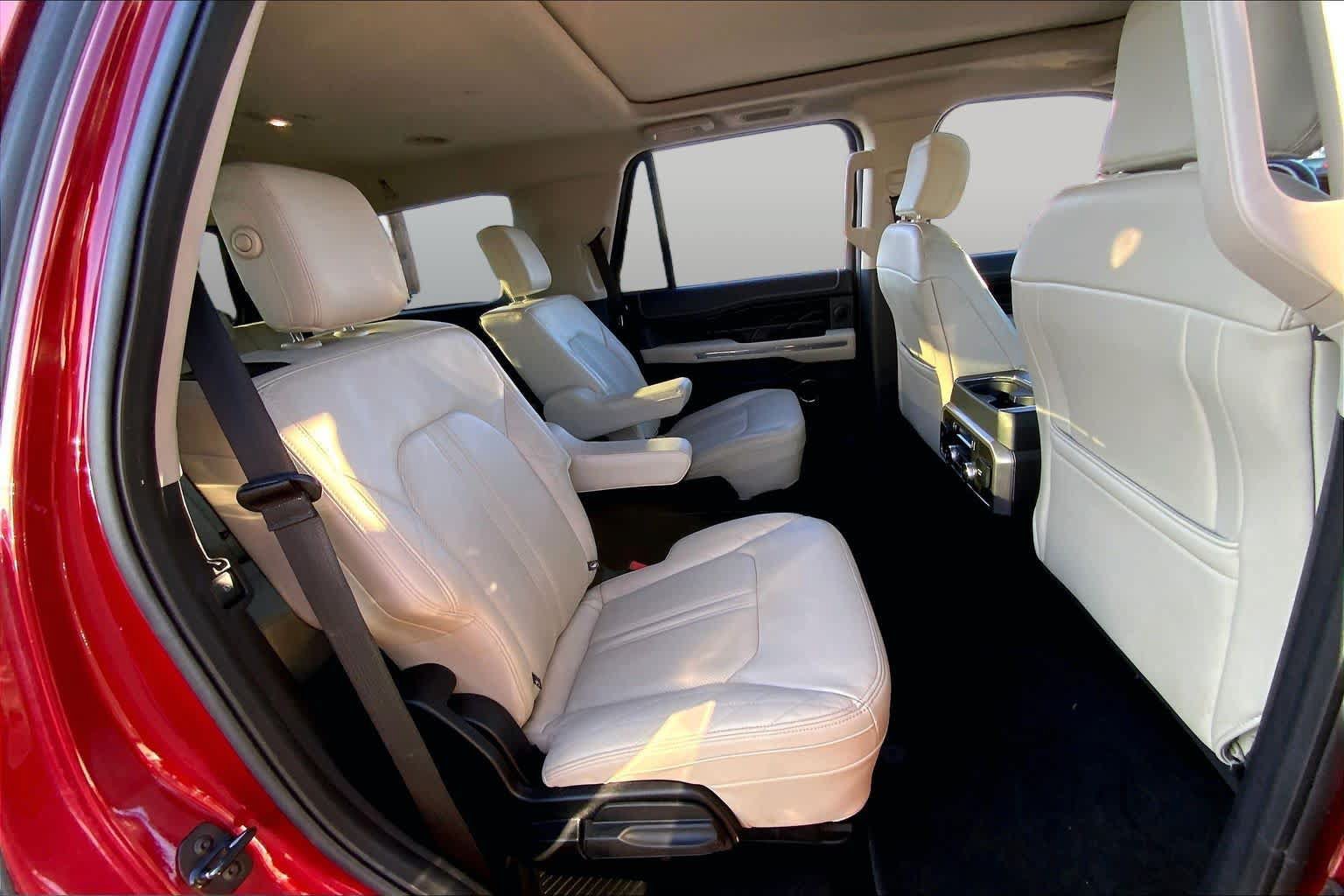 Used 2018 Ford Expedition Platinum RWD image 20