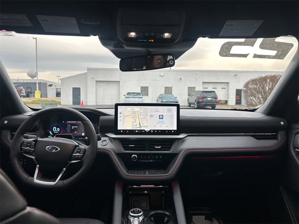 Used 2025 Ford Explorer ST-Line w/ Premium Package image 29