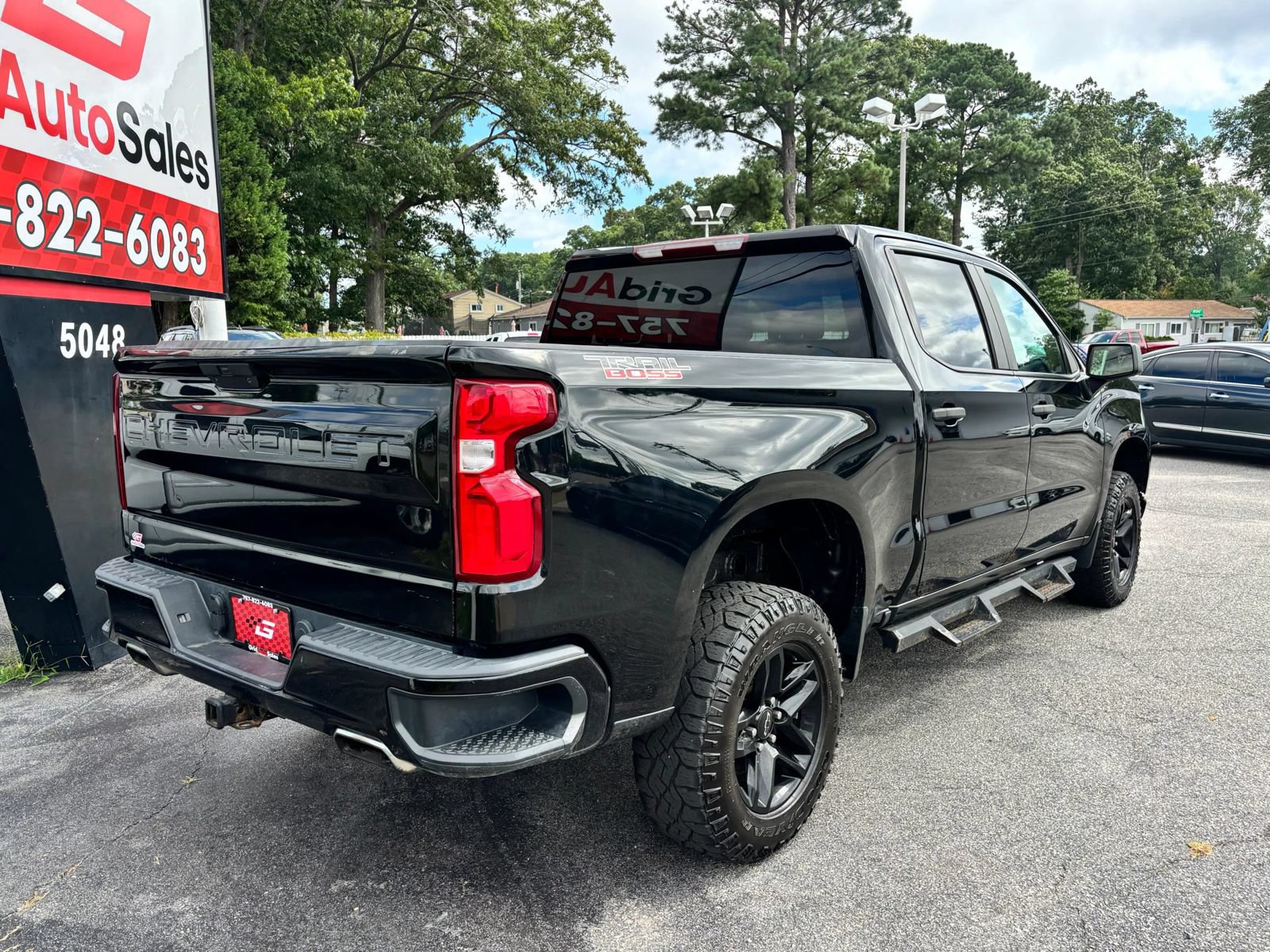 Used 2020 Chevrolet Silverado 1500 Custom Trail Boss w/ Custom Convenience Package AWD/4WD image 3