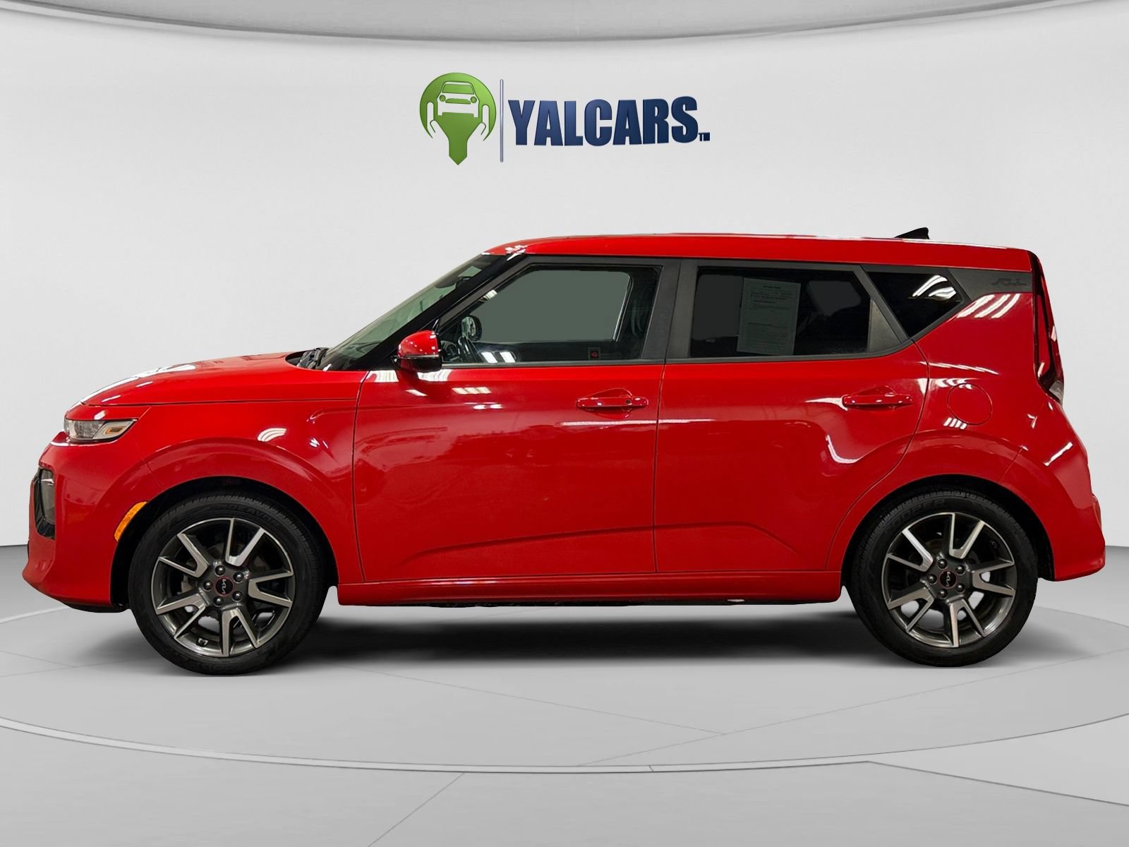 Used 2022 Kia Soul GT-Line FWD image 2
