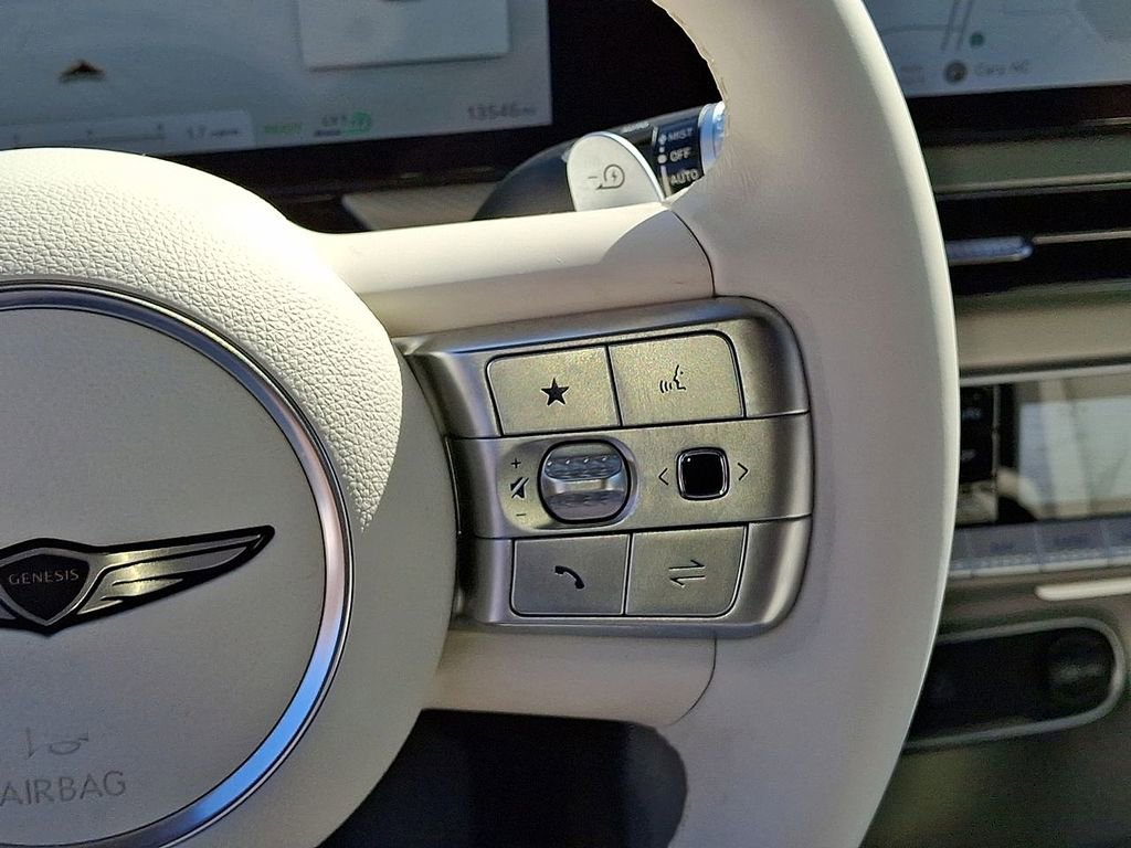 Used 2025 Genesis GV60 RWD image 18