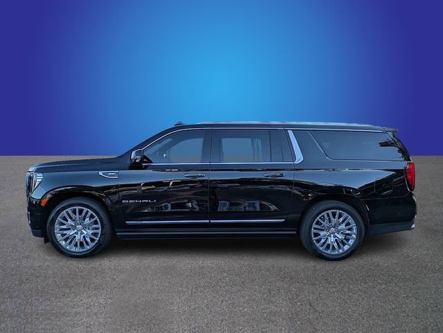 Used 2023 GMC Yukon XL Denali w/ Advanced Technology Package AWD/4WD image 2