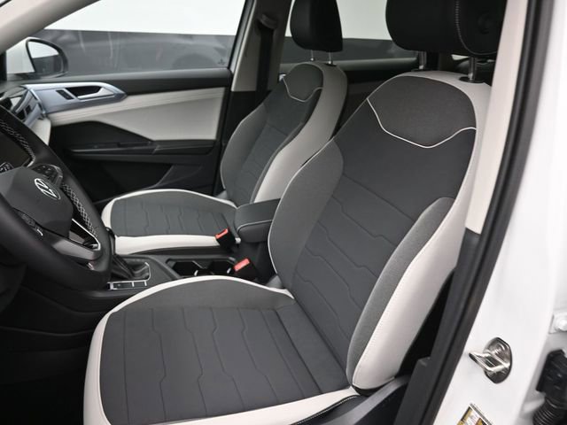 New 2026 Volkswagen Taos SE image 19