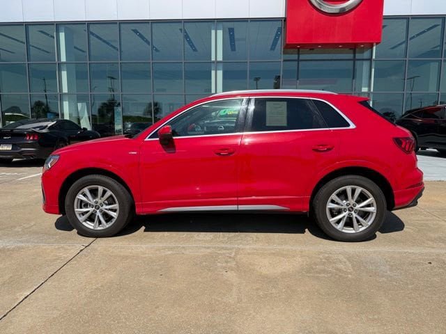 Used 2023 Audi Q3 2.0T Premium AWD/4WD image 2