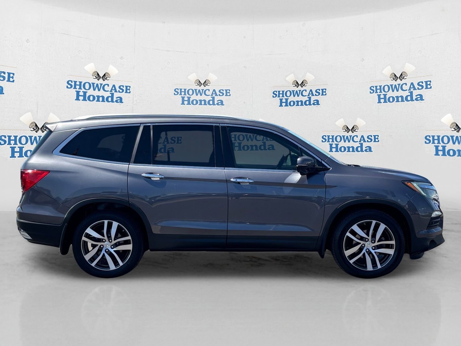 Used 2018 Honda Pilot Touring image 9