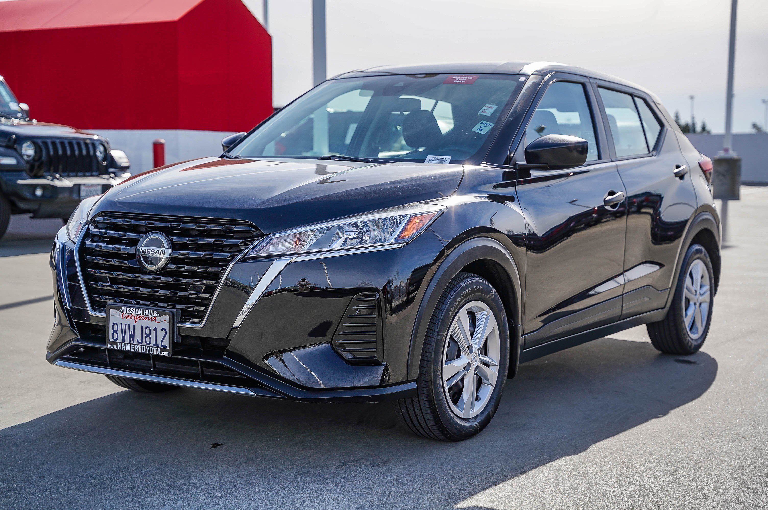 Used 2021 Nissan Kicks S image 3