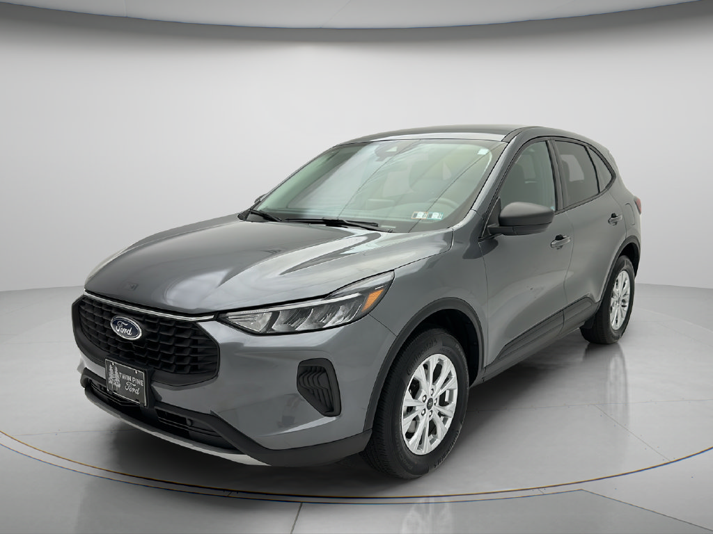 Used 2025 Ford Escape Active AWD/4WD image 3