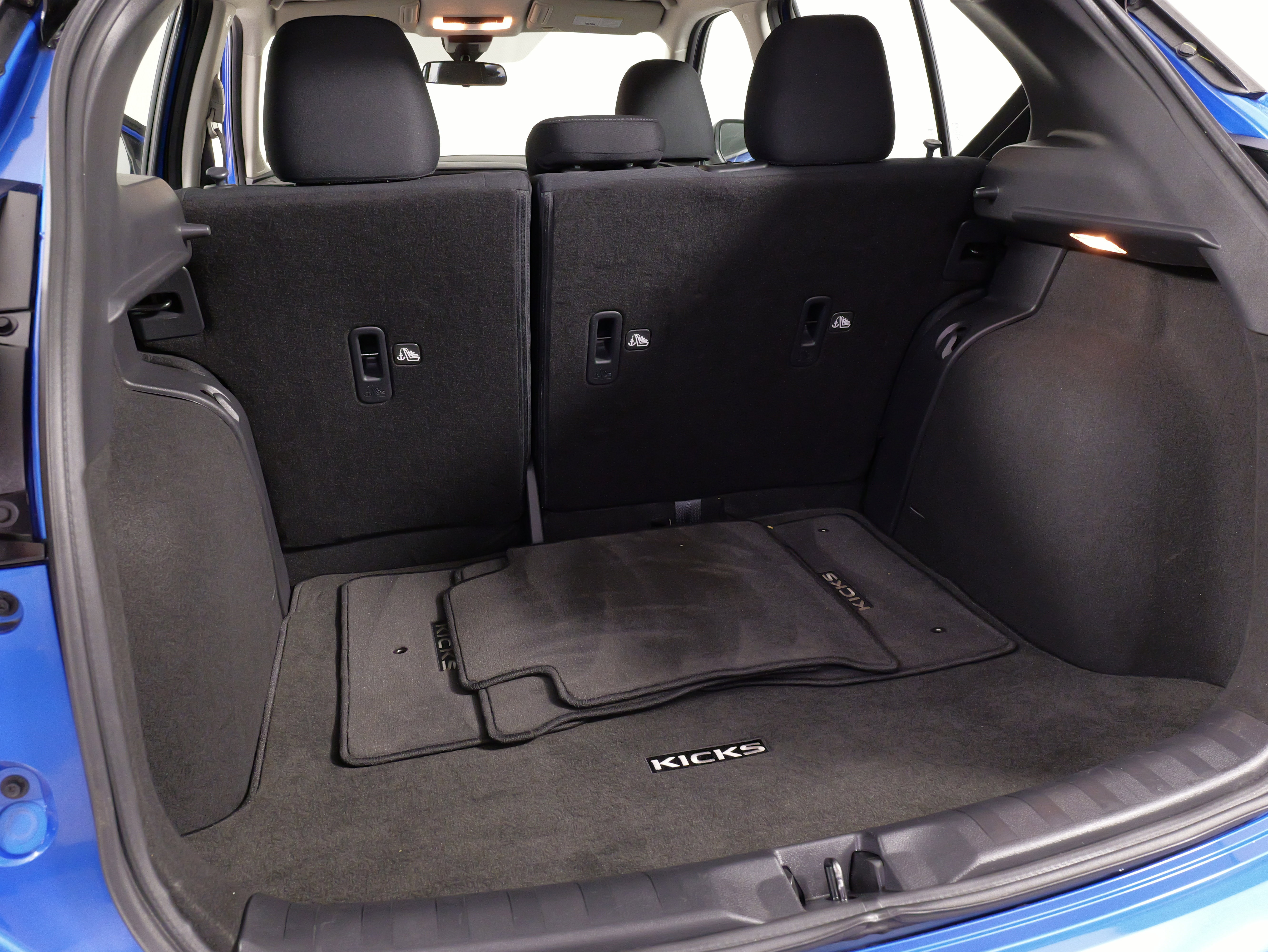 Used 2023 Nissan Kicks SV FWD image 43