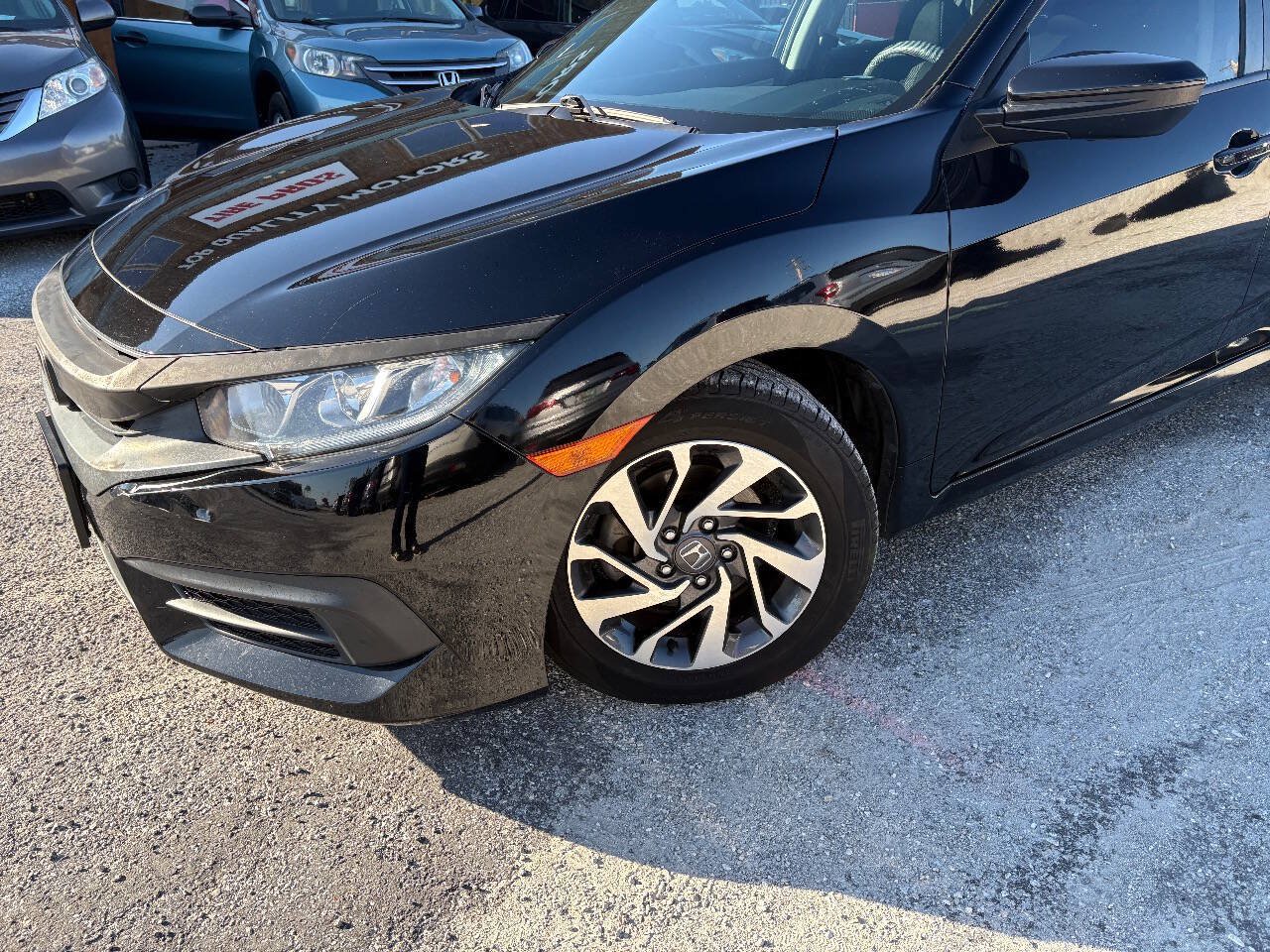 Used 2018 Honda Civic EX image 2