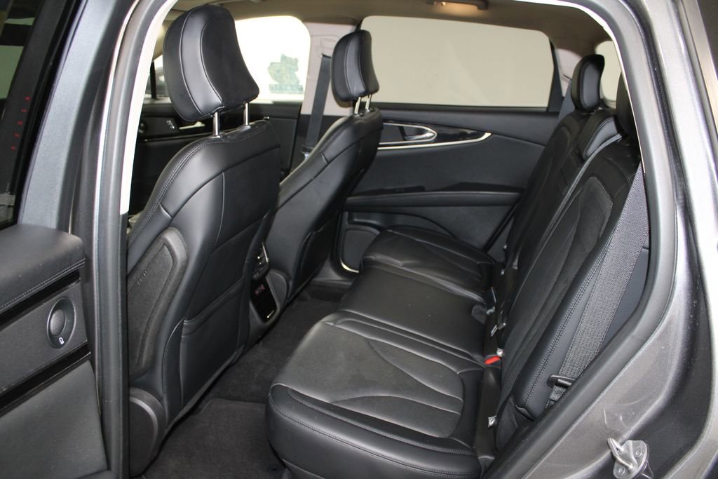 Used 2022 Lincoln Nautilus Reserve w/ Equipment Group 201A image 26