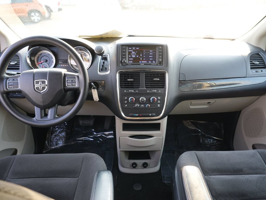 Used 2018 Dodge Grand Caravan SE w/ UConnect Hands-Free Group FWD image 24