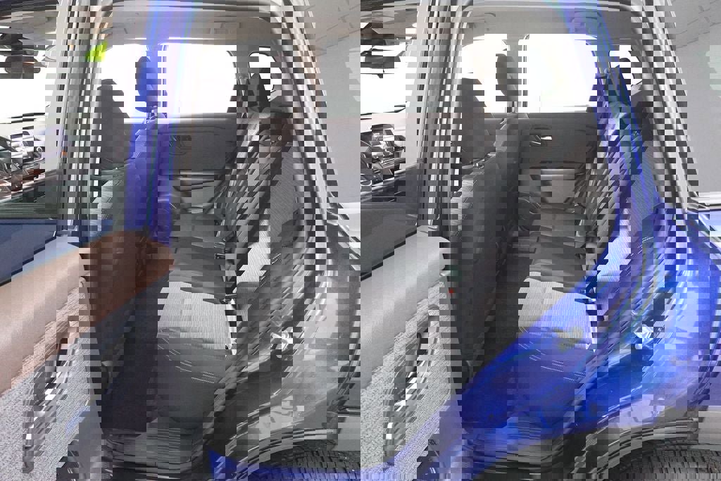 Used 2023 Nissan Rogue SV image 22