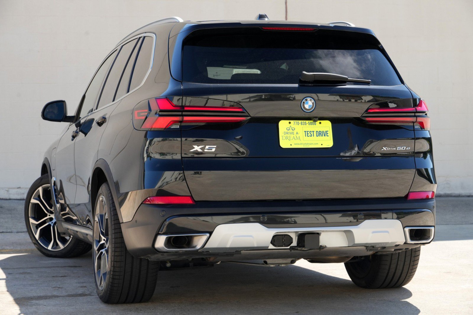 Used 2024 BMW X5 xDrive50e w/ Premium Package AWD/4WD image 5