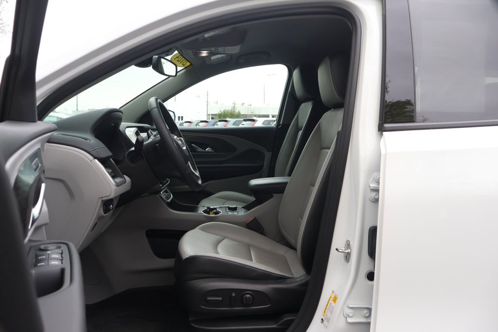 Used 2024 GMC Terrain SLT w/ LPO, Floor Liner Package image 29