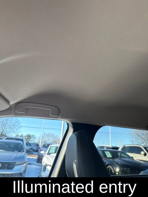 Used 2024 Mitsubishi Outlander FWD image 16