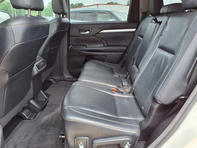 Used 2014 Toyota Highlander XLE FWD image 18