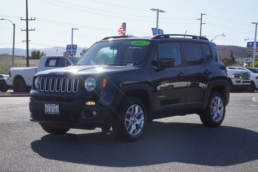 Certified 2017 Jeep Renegade Latitude AWD/4WD image 8
