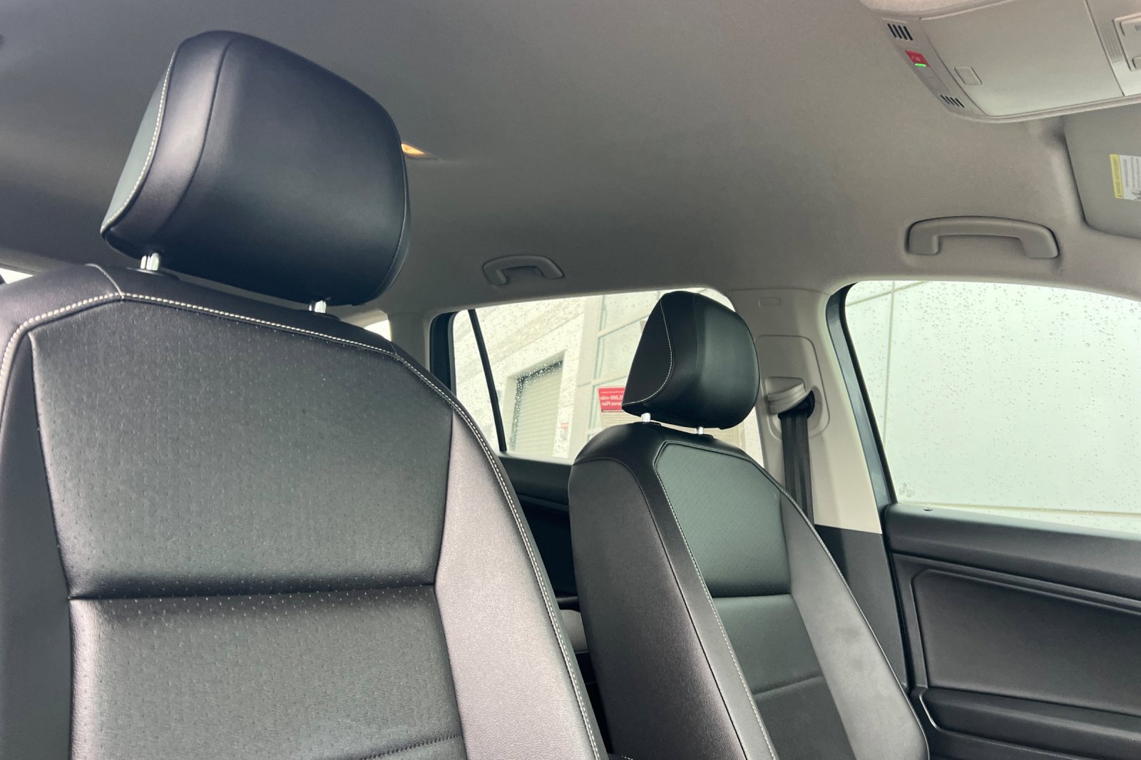 Used 2021 Volkswagen Tiguan SE image 14