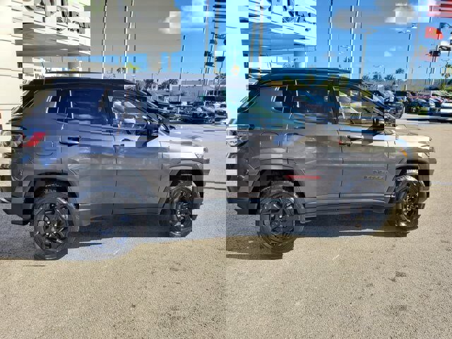 Used 2024 Jeep Compass Trailhawk image 8