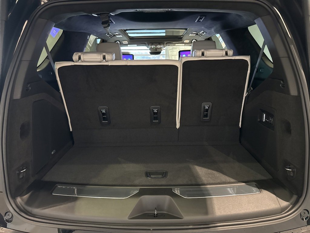 Used 2026 Cadillac Escalade Platinum Sport w/ LPO, ONYX Package image 36