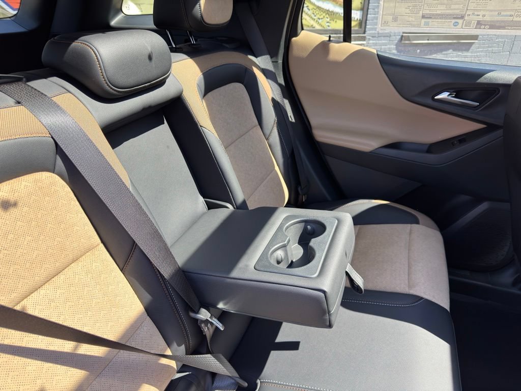 New 2026 Chevrolet Equinox ACTIV w/ Convenience Package III AWD/4WD image 15