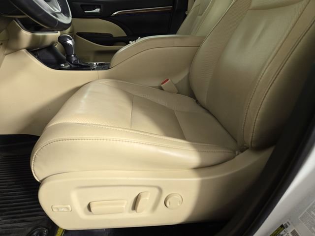 Used 2019 Toyota Highlander Limited image 31