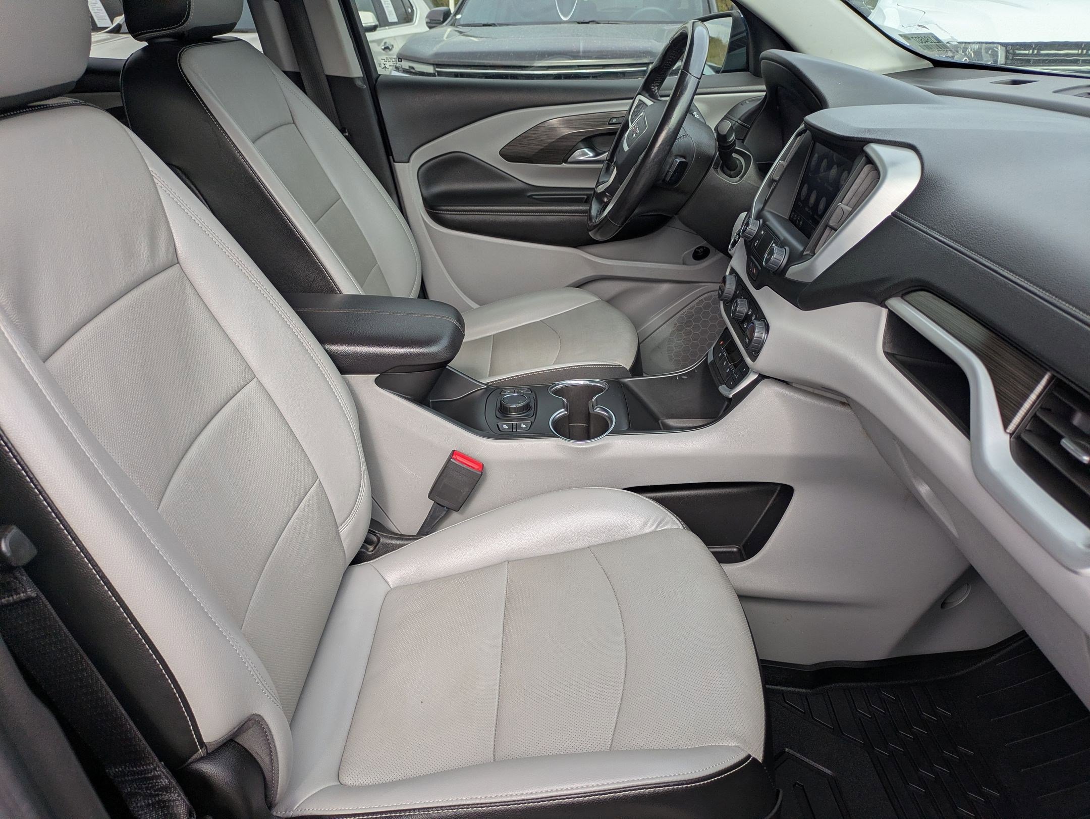 Used 2022 GMC Terrain SLT image 26