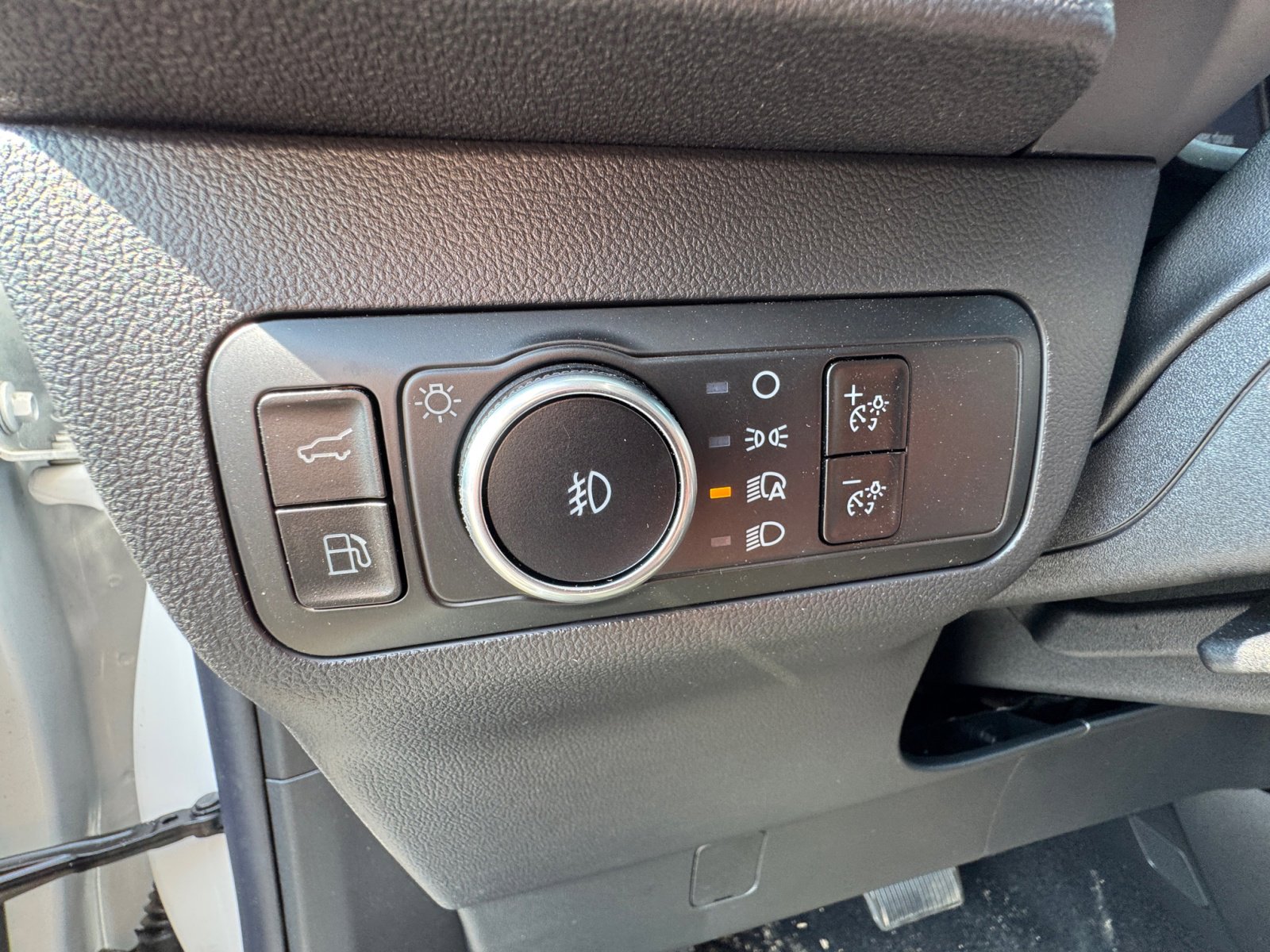 New 2025 Ford Escape SE image 31