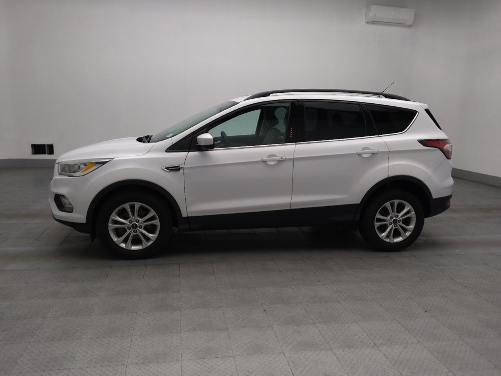 Used 2017 Ford Escape SE w/ Equipment Group 201A FWD image 2