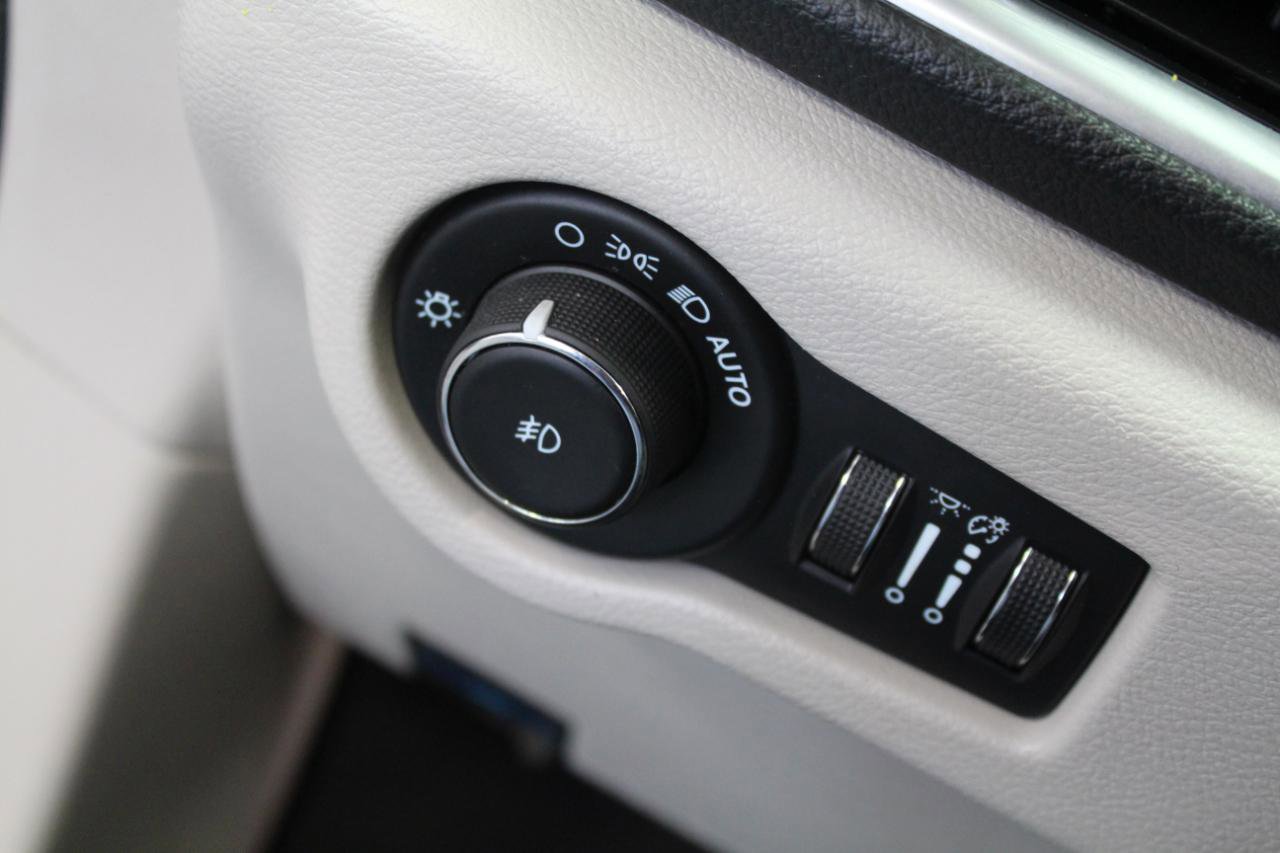 Used 2022 Chrysler Pacifica Limited image 12