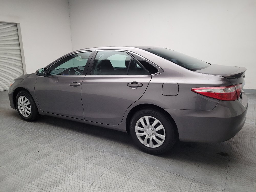 Used 2015 Toyota Camry LE FWD image 3