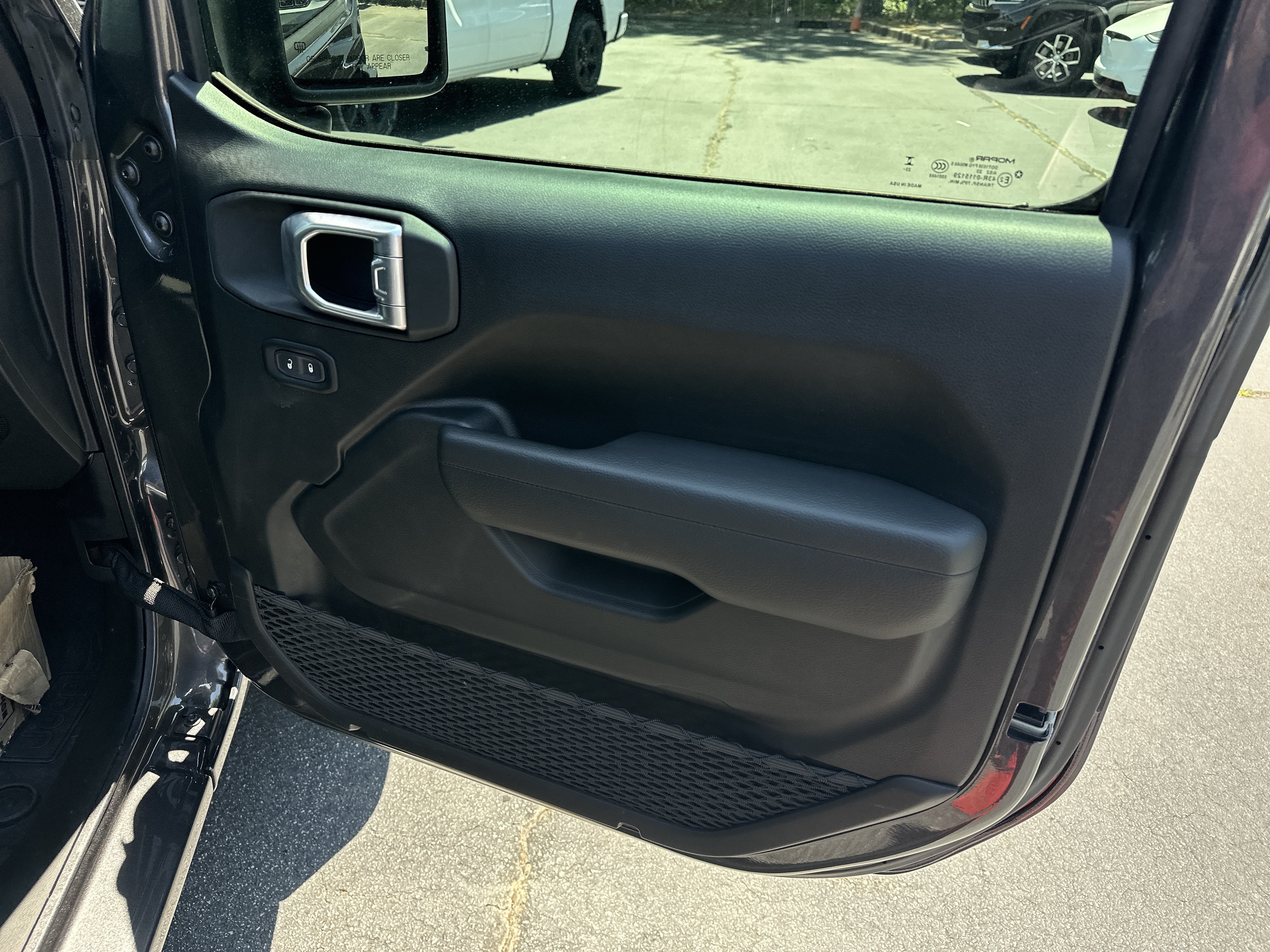 Used 2024 Jeep Wrangler Unlimited Sport AWD/4WD image 17